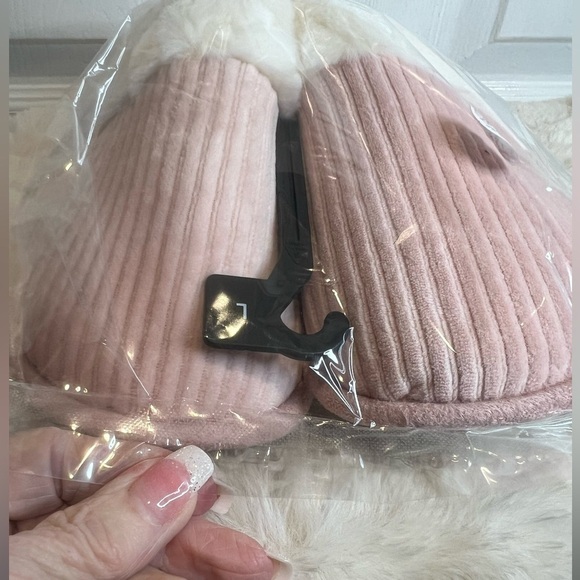 DULCET SLIPPERS. MEMORY FOAM FUZZY COLLAR - Picture 6 of 7